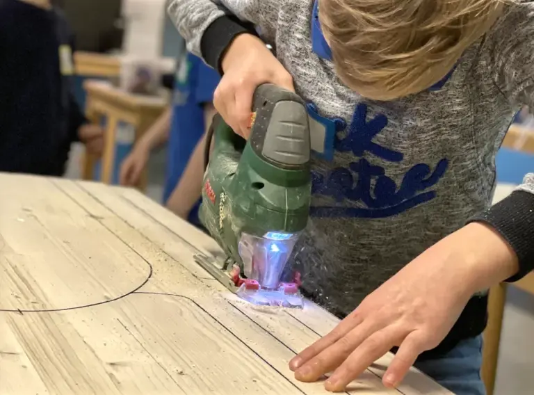 Ferien in Essen-Winterferien-Schlittenbau Ferien in Essen-Winterferien-Schlittenbau