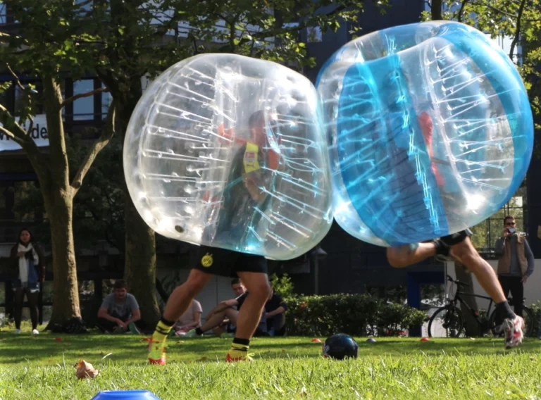 BumperBall Outdoor-Bubbleball-Teambuilding-Teamevent-Sommerfest Essen-Firmenfeier-Bubble Soccer-Teamtag BumperBall Outdoor-Bubbleball-Teambuilding-Teamevent-Sommerfest Essen-Firmenfeier-Bubble Soccer-Teamtag