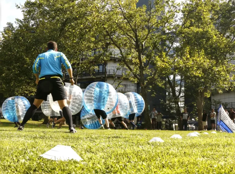 BumperBall Outdoor-Bubbleball-Teambuilding-Teamevent-Sommerfest-Firmenfeier-Bubble Soccer Duesseldorf-Teamtag BumperBall Outdoor-Bubbleball-Teambuilding-Teamevent-Sommerfest-Firmenfeier-Bubble Soccer Duesseldorf-Teamtag