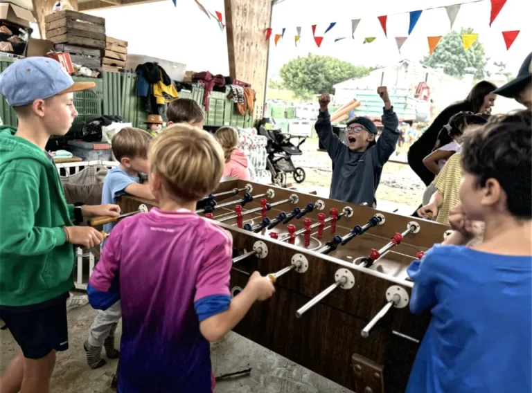 Ferienfreizeit Sommerferien-Ferienbetreuung Essen-Feriencamp Sommerferien-Kicker Turnier Ferienfreizeit Sommerferien-Ferienbetreuung Essen-Feriencamp Sommerferien-Kicker Turnier