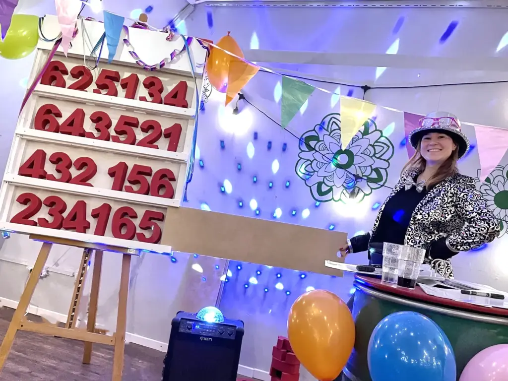 Mobiles Teamevent Quizshow mit Raetselfreude und interaktivem Teambuilding.