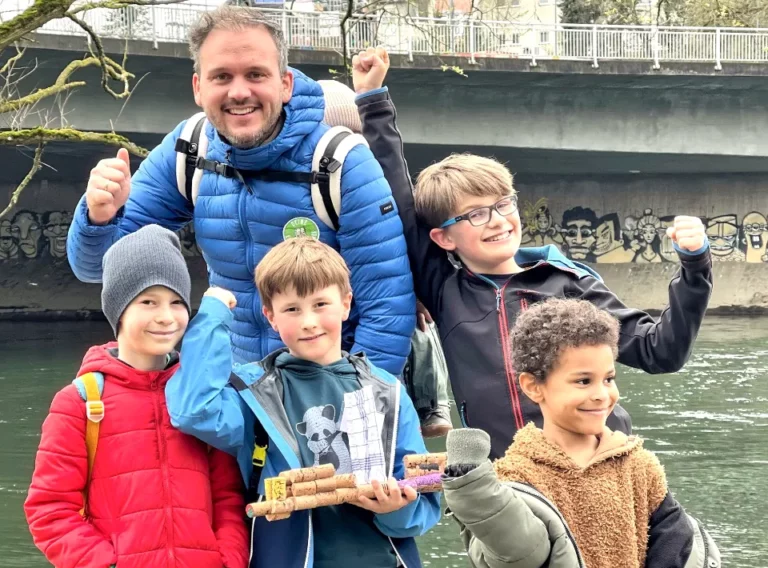 Flossbootbau-Ferienbetreuung Essen-Ferienfreizeit Essen Flossbootbau-Ferienbetreuung Essen-Ferienfreizeit Essen