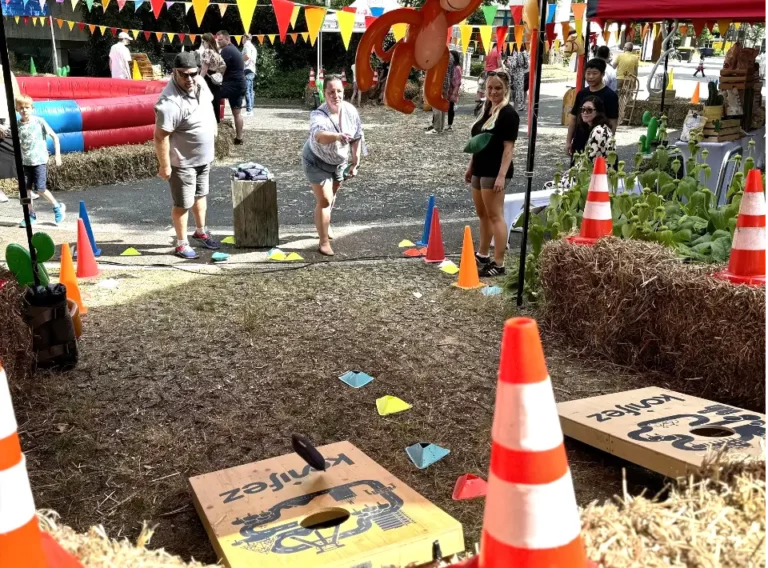 Sommerfest-Firmenfeier-Firmenfest-Teambuilding-Westerncity-Plumpsack-Cornhole Sommerfest-Firmenfeier-Firmenfest-Teambuilding-Westerncity-Plumpsack-Cornhole
