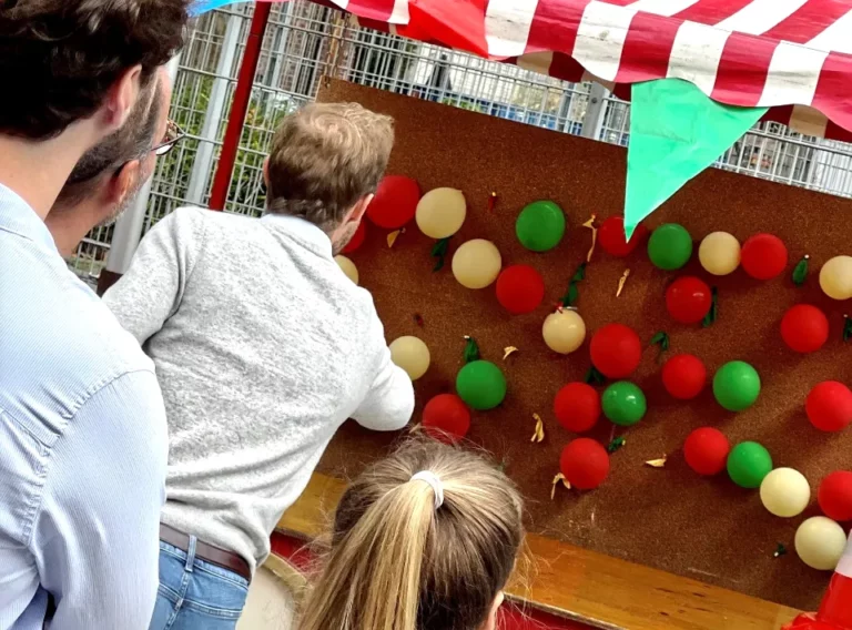 Sommerfest-Teambuilding-Firmenfest-Eventagentur-Teamevent-Jahrmarkt-Pfeilewerfen- Sommerfest-Teambuilding-Firmenfest-Eventagentur-Teamevent-Jahrmarkt-Pfeilewerfen-