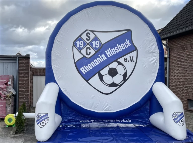 Verkauf-Fußballdarts-Fussballdart-Kaufen-Produktion-Fußball-Dart-Torwand-Hinsbeck aufblasbares Fußballdarts mit riesigem Logo von Rhenania Hinsbeck