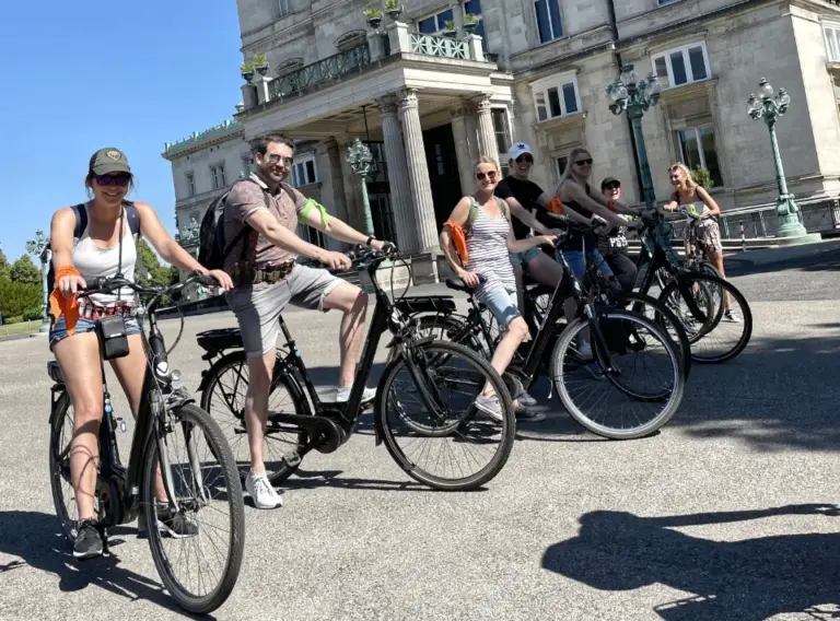 Fahrradrallye an der Villa Hügel am Baldeneysee in Essen Fahrradrallye an der Villa Hügel am Baldeneysee in Essen