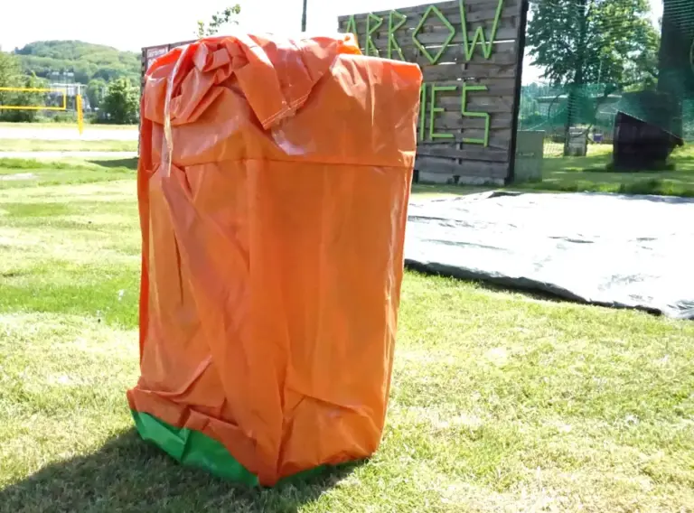 Fußballdart Modul verpackt – kompakt transportierbar Aufblasbares Fußballdart Modul kompakt verpackt für einfachen Transport ohne Anhänger