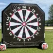 Individuelles Fußballdart mit Klettwand und wechselbarer Werbefläche