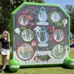 Individuell bedrucktes 3 Meter Fußballdarts-Modul in eckiger Bauform, luftverschlossen, mit individueller Lochwand für die WAGO Gruppe GmbH & Co. KG aus Minden – produziert von Deine Erlebnismacher