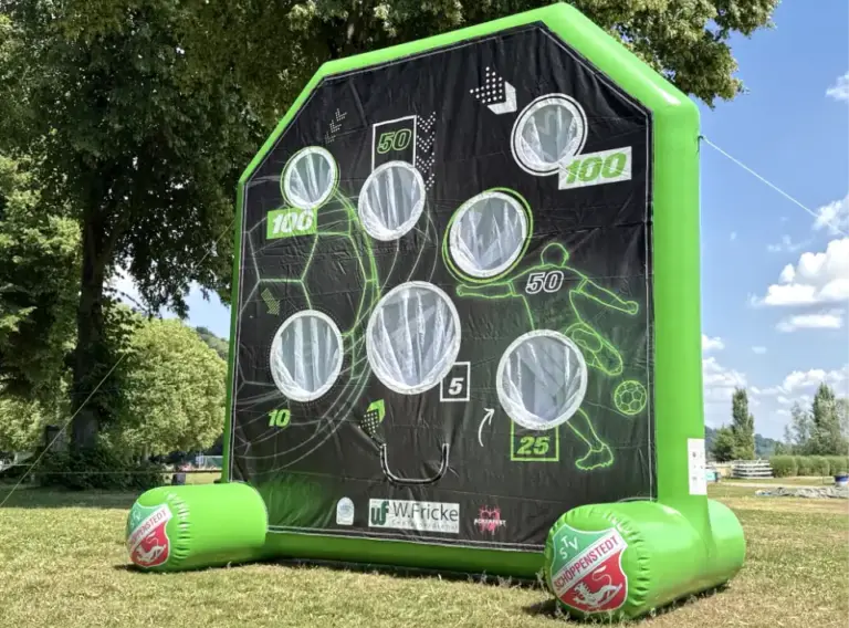 Individuelles 4 m Fußballdarts kaufen – Pneumatisches FußballDarts für den TSV Schöppenstedt Pneumatisches FußballDarts 4 Meter mit individueller Lochwand und Sponsorendruck für den TSV Schöppenstedt