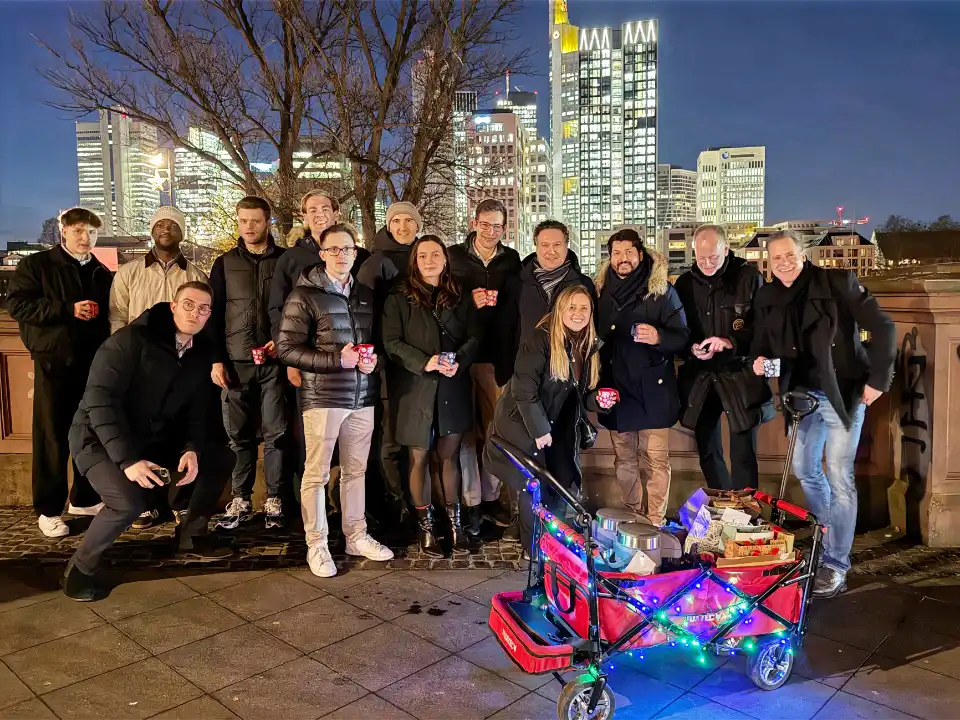 Glühweinwanderung in Frankfurt am Main als Weihnachtsfeier und winterliches Teamevent für einen Firmenkunden