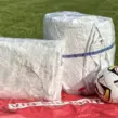 Aufblasbares Fußballtor und mobile Torwand platzsparend verpackt auf Transportsack